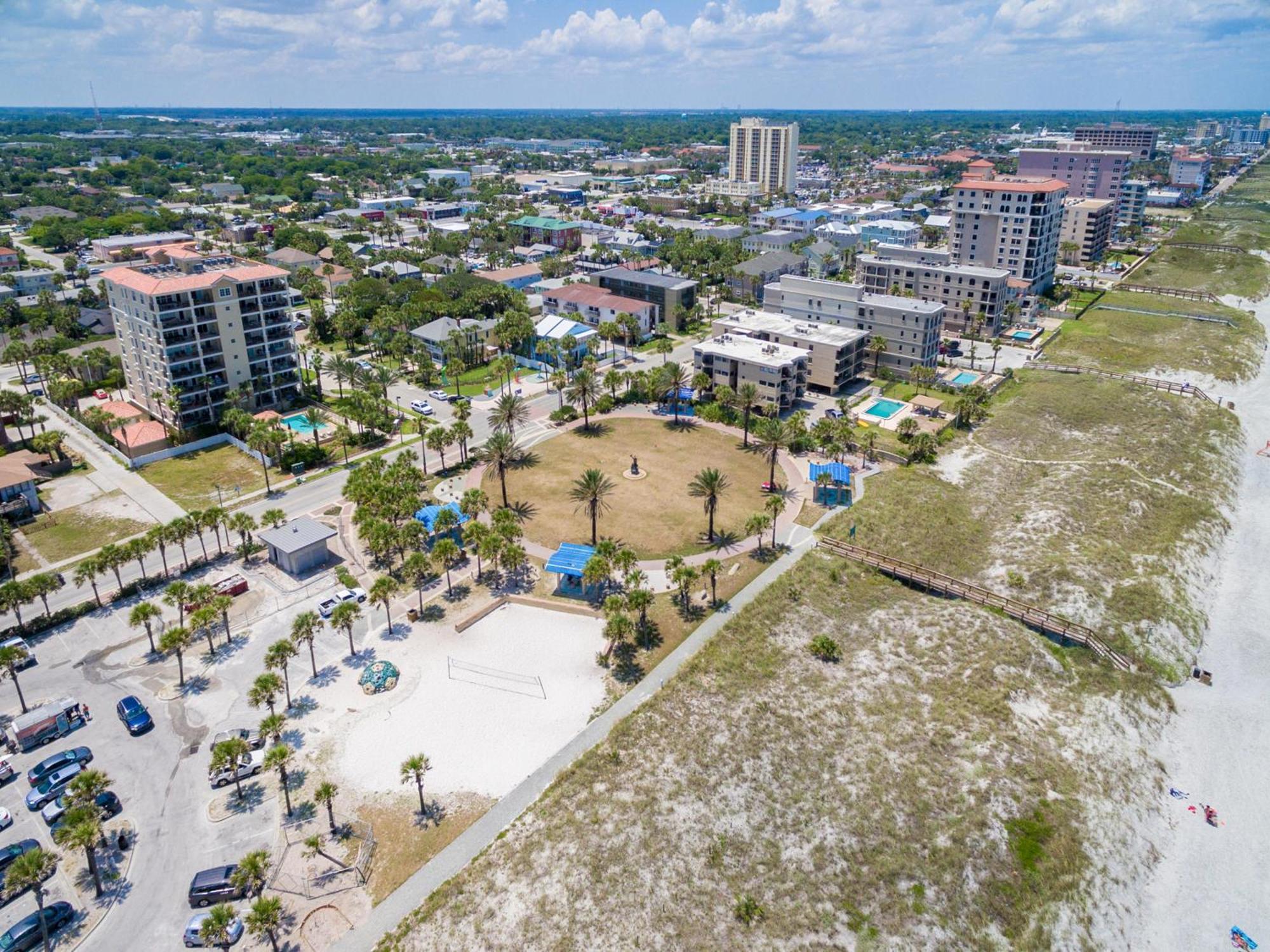 Beachcomber 301, 2 Bedrooms, Near Mayo Clinic, Sleeps 4, Pool Jacksonville Beach Buitenkant foto